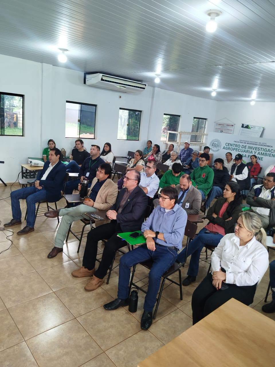 Rector participó de jornada de capacitación agropecuaria a productores