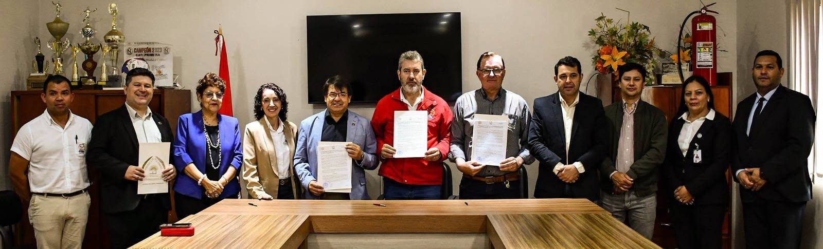 Firman convenio para mejorar instalaciones de la Filial Naranjal
