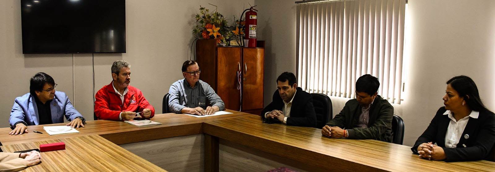 Firman convenio para mejorar instalaciones de la Filial Naranjal
