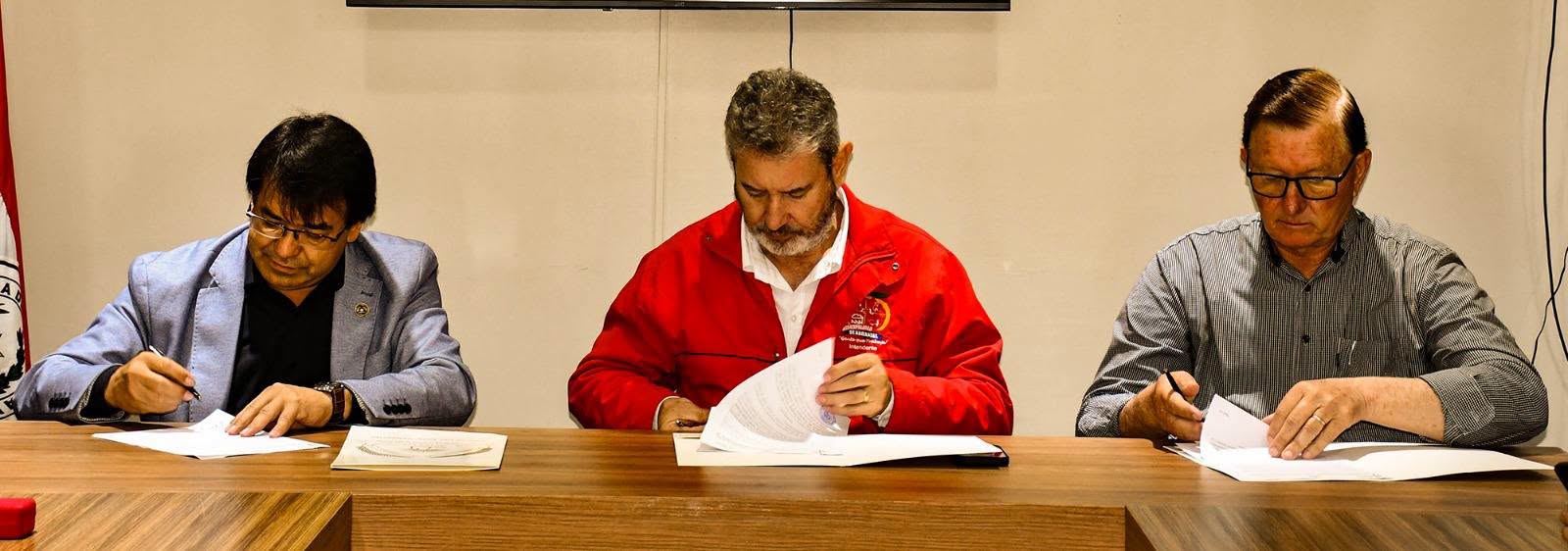Firman convenio para mejorar instalaciones de la Filial Naranjal